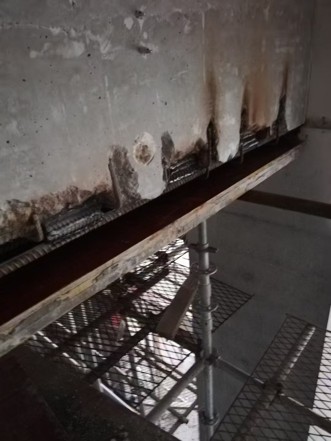 大庆梁钢筋少了怎么加固